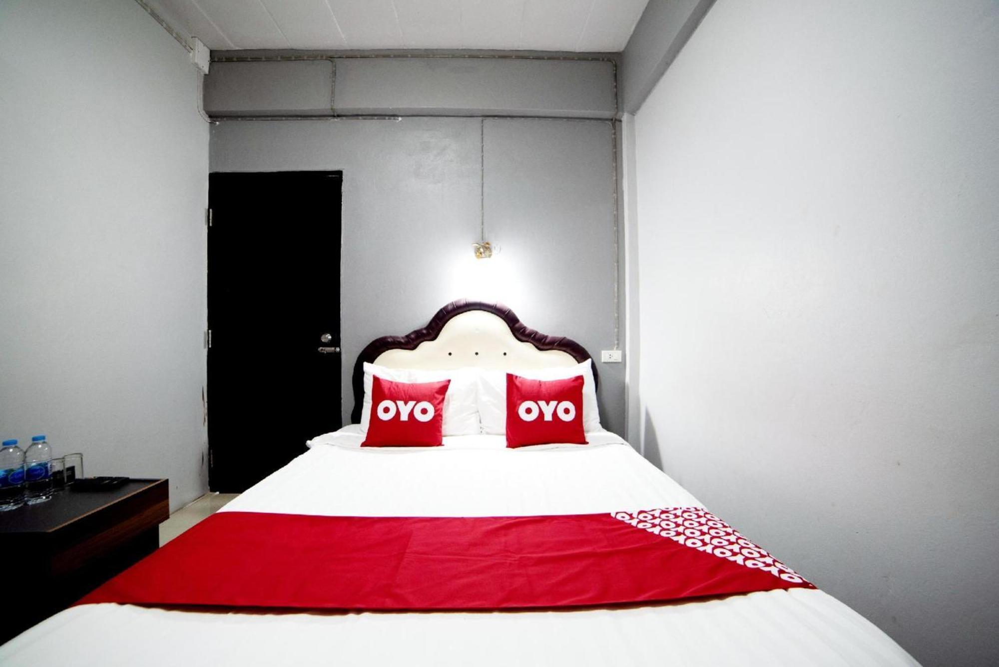 大城 Oyo 465克朗考旅行者旅馆|员工已接种疫苗酒店 外观 照片