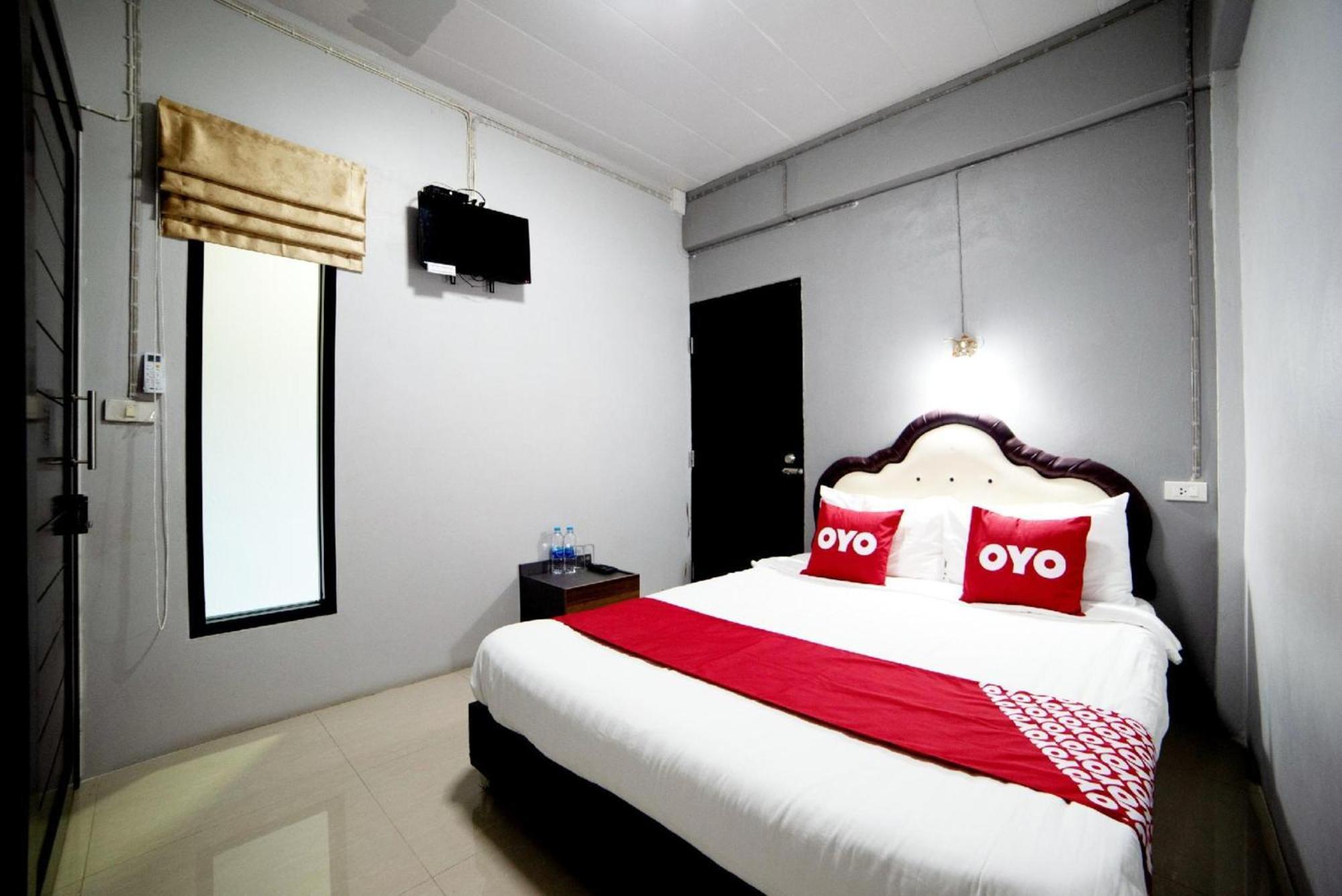 大城 Oyo 465克朗考旅行者旅馆|员工已接种疫苗酒店 外观 照片